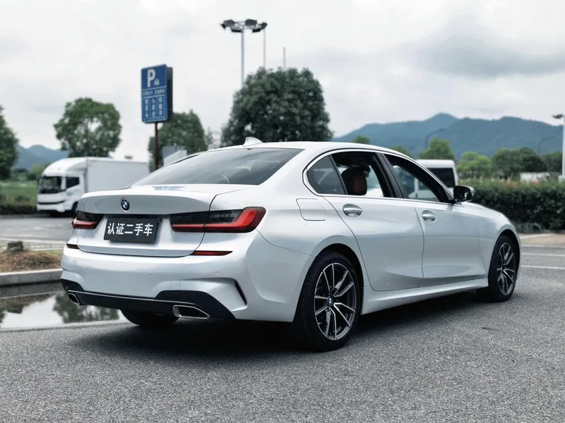 BMW 3 Series 2022 325Li M Sports suit exterior photo 4 BMW 3 Series 2022 325Li M Sports suit exterior photo 4