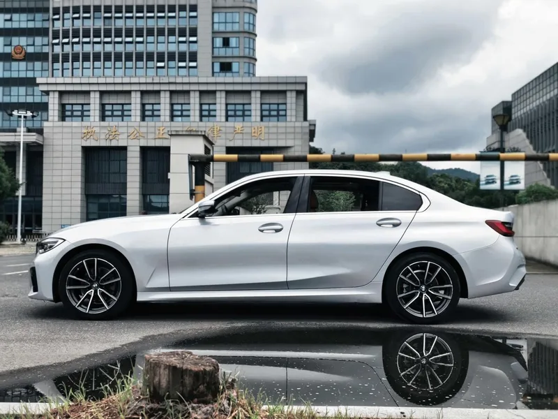 BMW 3 Series 2022 325Li M Sports suit exterior photo 7 BMW 3 Series 2022 325Li M Sports suit exterior photo 7