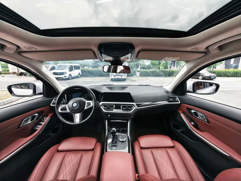 BMW 3 Series 2022 325Li M Sports suit interior photo 10 BMW 3 Series 2022 325Li M Sports suit interior photo 10