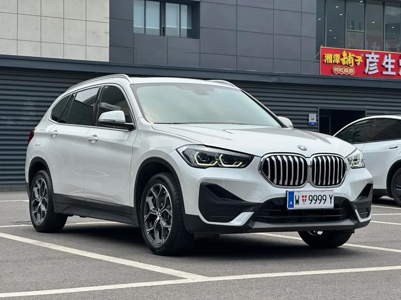 BMW X1 2022 sDrive25Li Líder exterior foto 3 BMW X1 2022 sDrive25Li Líder exterior foto 3
