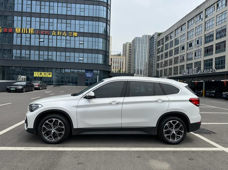 BMW X1 2022 sDrive25Li Líder exterior foto 4 BMW X1 2022 sDrive25Li Líder exterior foto 4