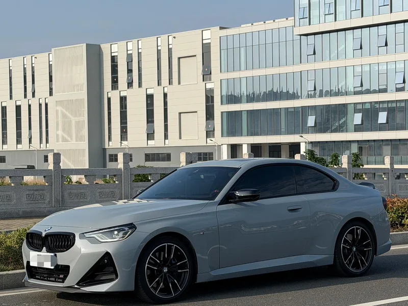 BMW 2 Series 2024 M240i Coupé extérieur photo 1 BMW 2 Series 2024 M240i Coupé extérieur photo 1