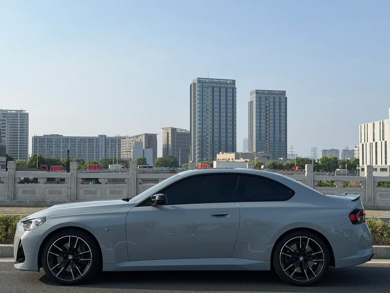 BMW 2 Series 2024 M240i Coupé extérieur photo 5 BMW 2 Series 2024 M240i Coupé extérieur photo 5