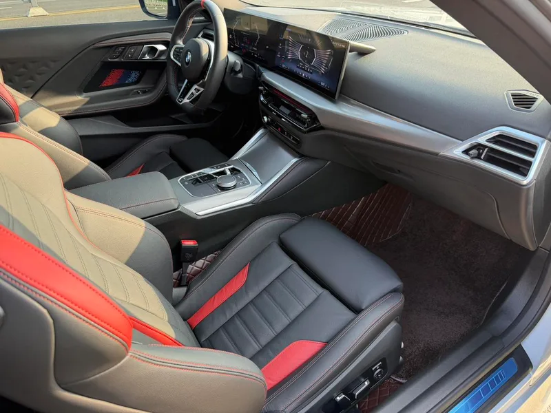 BMW 2 Series 2024 M240i Coupé intérieur photo 15 BMW 2 Series 2024 M240i Coupé intérieur photo 15