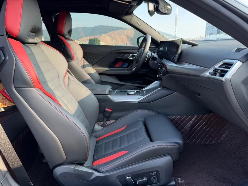 BMW 2 Series 2024 M240i Coupé intérieur photo 16 BMW 2 Series 2024 M240i Coupé intérieur photo 16
