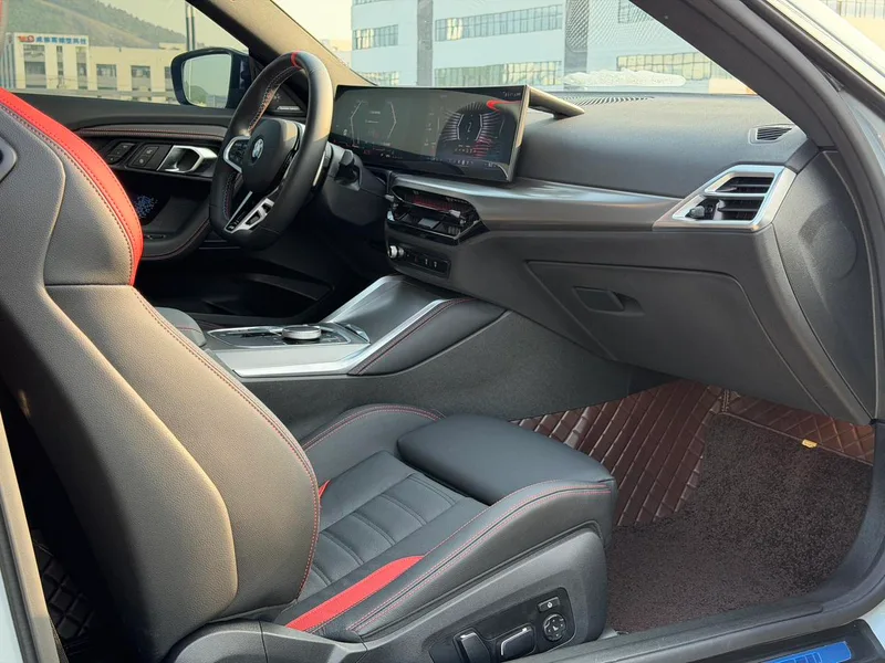 BMW 2 Series 2024 M240i Coupé intérieur photo 17 BMW 2 Series 2024 M240i Coupé intérieur photo 17