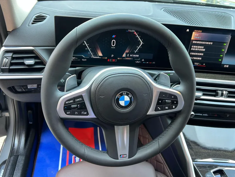 BMW 3 Series 2023 325Li M Sports suit interior photo 13 BMW 3 Series 2023 325Li M Sports suit interior photo 13