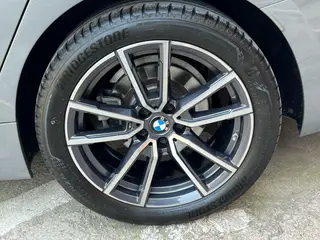 BMW 3 Series 2023 325Li M Sports suit interior photo 18 BMW 3 Series 2023 325Li M Sports suit interior photo 18