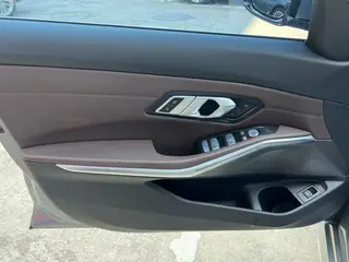 BMW 3 Series 2023 325Li M Sports suit interior photo 20 BMW 3 Series 2023 325Li M Sports suit interior photo 20