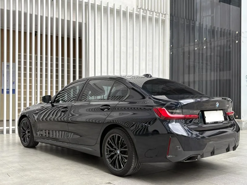 BMW 3 Series 2023 325Li M Sports Night Suit interior photo 14
