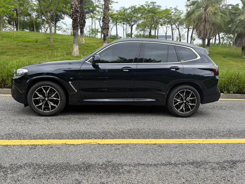 BMW X3 2022 xDrive25i M Спортивный костюм экстерьер фото 5 BMW X3 2022 xDrive25i M Спортивный костюм экстерьер фото 5