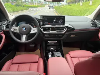 BMW X3 2022 xDrive25i M Спортивный костюм интерьер фото 9 BMW X3 2022 xDrive25i M Спортивный костюм интерьер фото 9