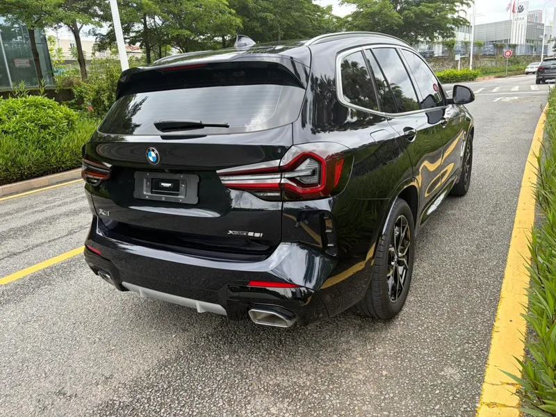 BMW X3 2022 xDrive25i M Спортивный костюм интерьер фото 16 BMW X3 2022 xDrive25i M Спортивный костюм интерьер фото 16