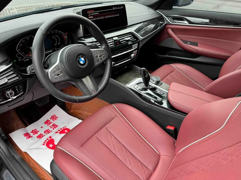 BMW 5 Series 2022 Segundo cambio 525Li M Conjunto deportivo exterior foto 6 BMW 5 Series 2022 Segundo cambio 525Li M Conjunto deportivo exterior foto 6