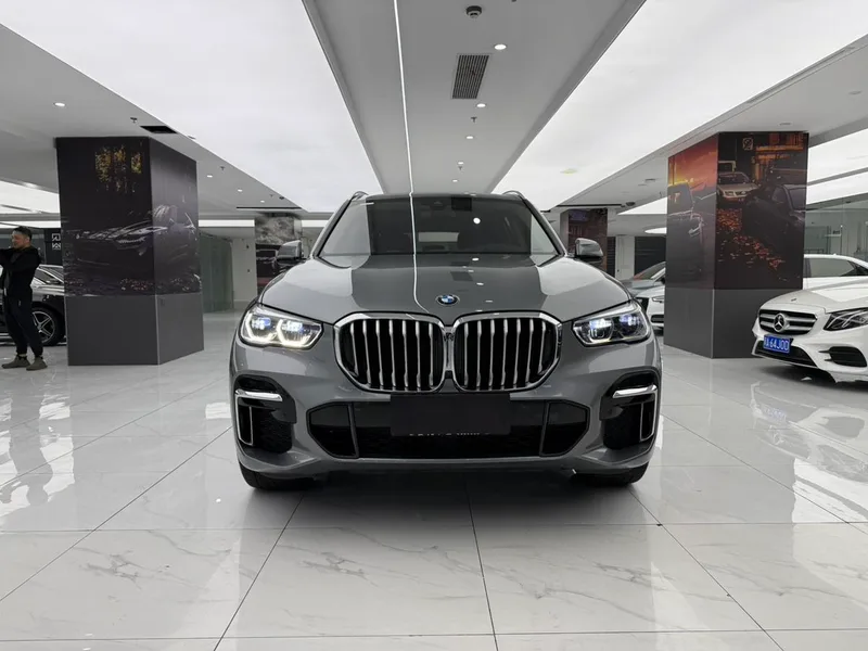 BMW X5 2022 Reforma xDrive 30Li Tipo de lujo M Conjunto deportivo exterior foto 2 BMW X5 2022 Reforma xDrive 30Li Tipo de lujo M Conjunto deportivo exterior foto 2