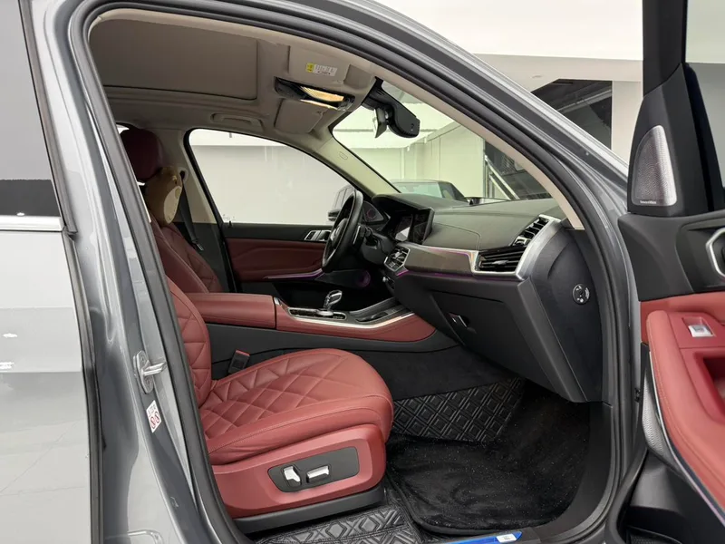 BMW X5 2022 Reforma xDrive 30Li Tipo de lujo M Conjunto deportivo exterior foto 5 BMW X5 2022 Reforma xDrive 30Li Tipo de lujo M Conjunto deportivo exterior foto 5