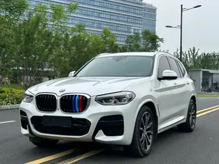 BMW X3 2021 xDrive30i Лидирующий M Спортивный костюм