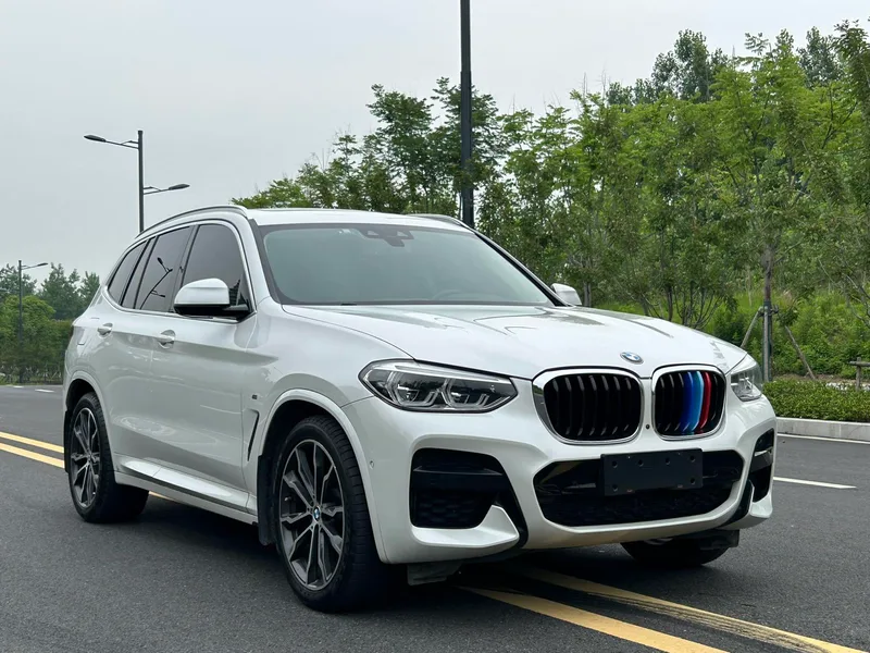 BMW X3 2021 xDrive30i Líder M Conjunto deportivo exterior foto 2 BMW X3 2021 xDrive30i Líder M Conjunto deportivo exterior foto 2