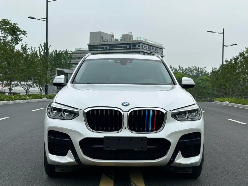 BMW X3 2021 xDrive30i Líder M Conjunto deportivo exterior foto 3 BMW X3 2021 xDrive30i Líder M Conjunto deportivo exterior foto 3