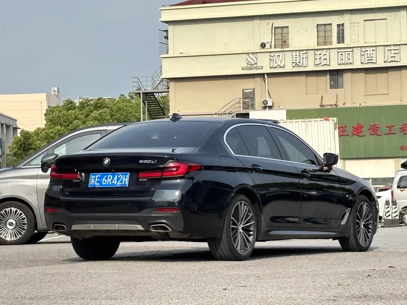 BMW 5 Series 2022 Restyling 530Li Leading Type M Sports suit exterior photo 3 BMW 5 Series 2022 Restyling 530Li Leading Type M Sports suit exterior photo 3