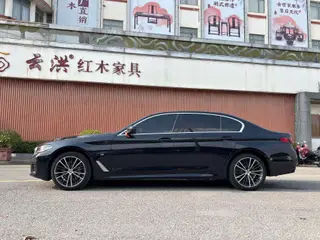 BMW 5 Series 2022 Restyling 530Li Leading Type M Sports suit interior photo 9 BMW 5 Series 2022 Restyling 530Li Leading Type M Sports suit interior photo 9