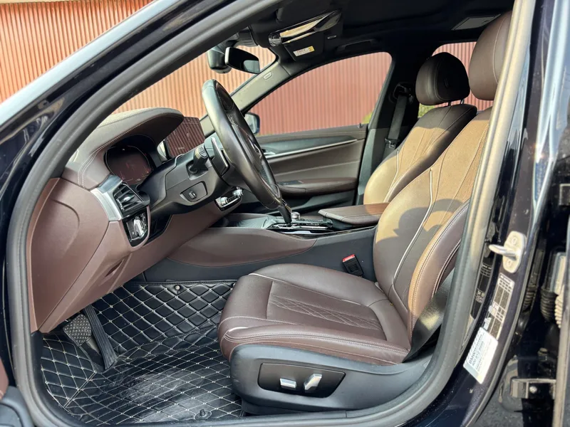 BMW 5 Series 2022 Restyling 530Li Leading Type M Sports suit interior photo 12 BMW 5 Series 2022 Restyling 530Li Leading Type M Sports suit interior photo 12