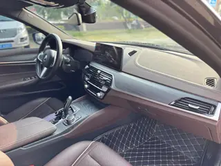BMW 5 Series 2022 Restyling 530Li Leading Type M Sports suit interior photo 14 BMW 5 Series 2022 Restyling 530Li Leading Type M Sports suit interior photo 14