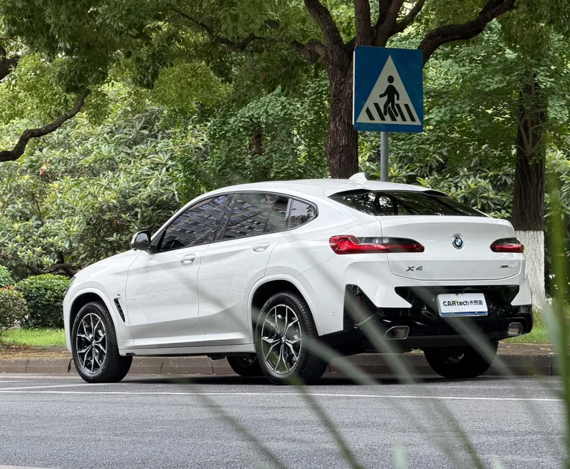 BMW X4 2022 xDrive 25i M Conjunto deportivo exterior foto 6 BMW X4 2022 xDrive 25i M Conjunto deportivo exterior foto 6
