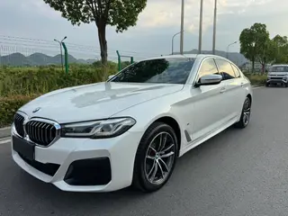 BMW 5 Series 2022 Segundo cambio 525Li M Conjunto deportivo