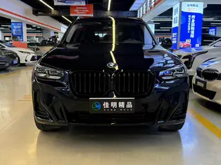 BMW X3 2022 xDrive30i Лидирующий M Ночной костюм экстерьер фото 2 BMW X3 2022 xDrive30i Лидирующий M Ночной костюм экстерьер фото 2