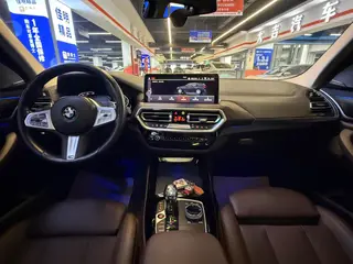 BMW X3 2022 xDrive30i Лидирующий M Ночной костюм интерьер фото 8 BMW X3 2022 xDrive30i Лидирующий M Ночной костюм интерьер фото 8