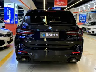 BMW X3 2022 xDrive30i Лидирующий M Ночной костюм интерьер фото 11 BMW X3 2022 xDrive30i Лидирующий M Ночной костюм интерьер фото 11