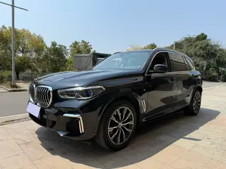 BMW X5 2022 Restyling xDrive 30Li Premium Class M Sports suit exterior photo 1 BMW X5 2022 Restyling xDrive 30Li Premium Class M Sports suit exterior photo 1