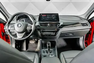 BMW 1 Series 2021 Mise à jour 120i M Version sportive intérieur photo 11 BMW 1 Series 2021 Mise à jour 120i M Version sportive intérieur photo 11