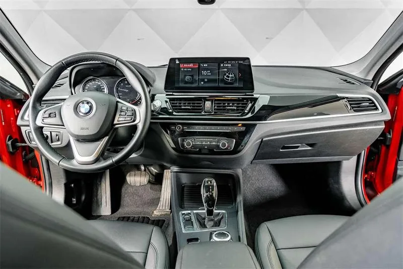 BMW 1 Series 2021 Mise à jour 120i M Version sportive intérieur photo 11 BMW 1 Series 2021 Mise à jour 120i M Version sportive intérieur photo 11