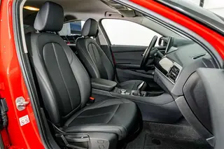 BMW 1 Series 2021 Mise à jour 120i M Version sportive intérieur photo 18 BMW 1 Series 2021 Mise à jour 120i M Version sportive intérieur photo 18