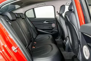 BMW 1 Series 2021 Mise à jour 120i M Version sportive intérieur photo 19 BMW 1 Series 2021 Mise à jour 120i M Version sportive intérieur photo 19