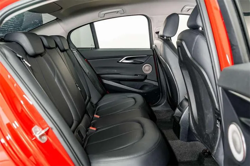 BMW 1 Series 2021 Mise à jour 120i M Version sportive intérieur photo 19 BMW 1 Series 2021 Mise à jour 120i M Version sportive intérieur photo 19