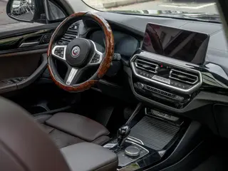 BMW X3 2022 xDrive25i M Спортивный костюм интерьер фото 12 BMW X3 2022 xDrive25i M Спортивный костюм интерьер фото 12