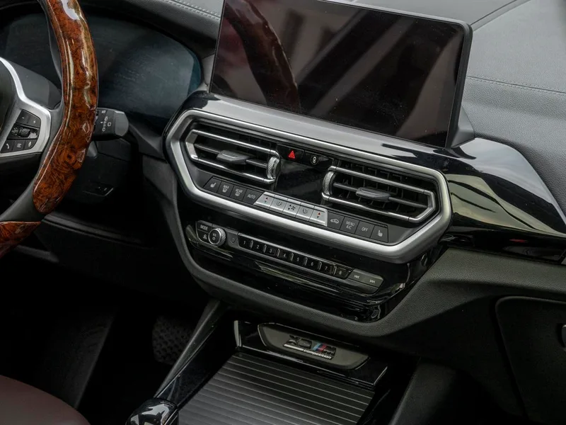 BMW X3 2022 xDrive25i M Спортивный костюм интерьер фото 13 BMW X3 2022 xDrive25i M Спортивный костюм интерьер фото 13