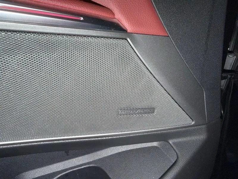 BMW 3 Series 2023 325i M Sports Night Suit interior photo 9 BMW 3 Series 2023 325i M Sports Night Suit interior photo 9
