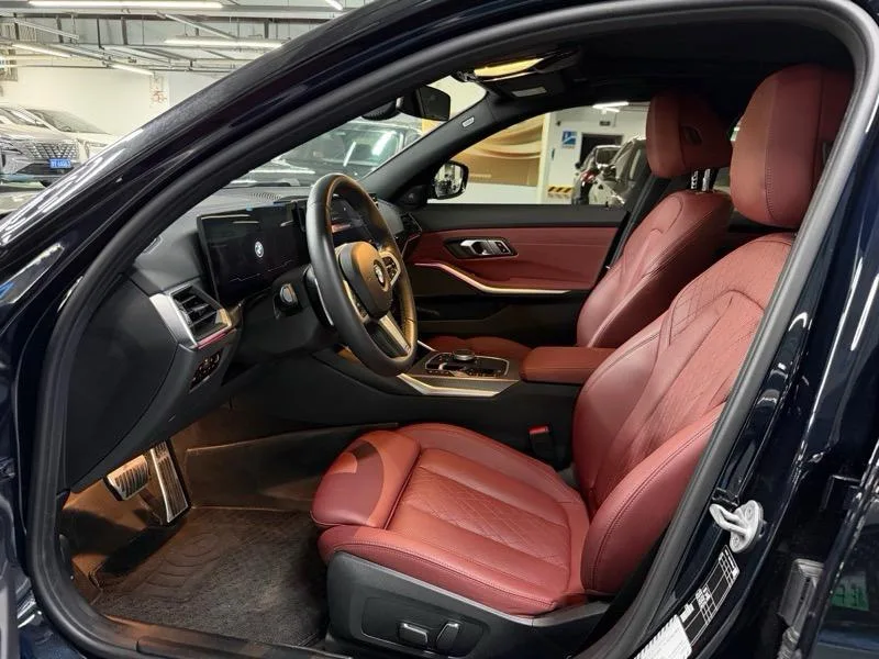 BMW 3 Series 2023 325i M Sports Night Suit interior photo 11 BMW 3 Series 2023 325i M Sports Night Suit interior photo 11