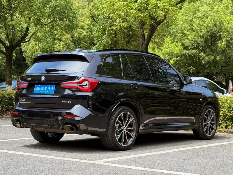 BMW X3 2022 xDrive30i Лидирующий M Ночной костюм экстерьер фото 5