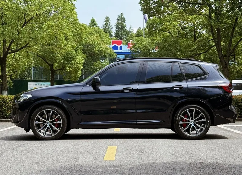 BMW X3 2022 xDrive30i Лидирующий M Ночной костюм экстерьер фото 8