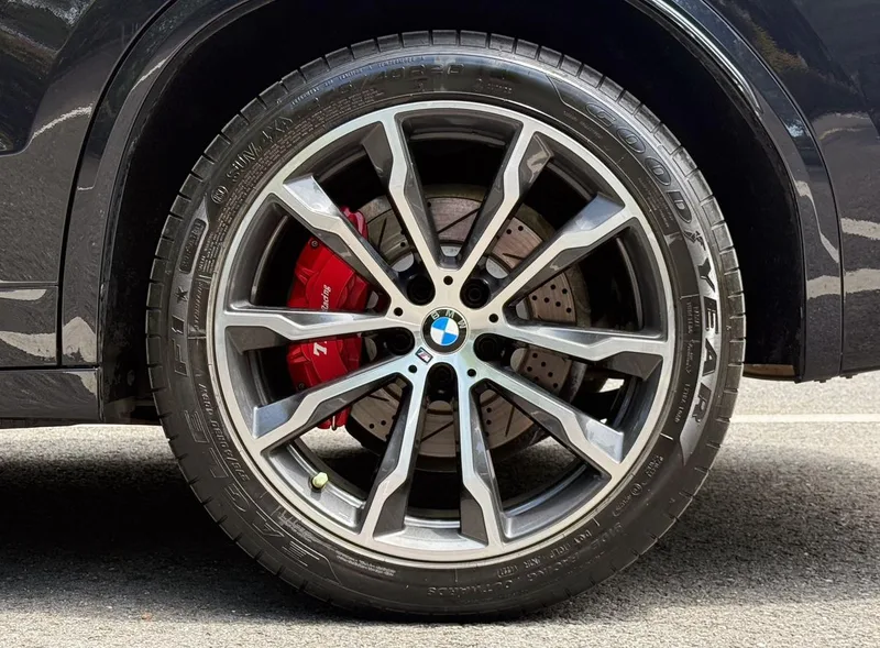 BMW X3 2022 xDrive30i Лидирующий M Ночной костюм интерьер фото 9
