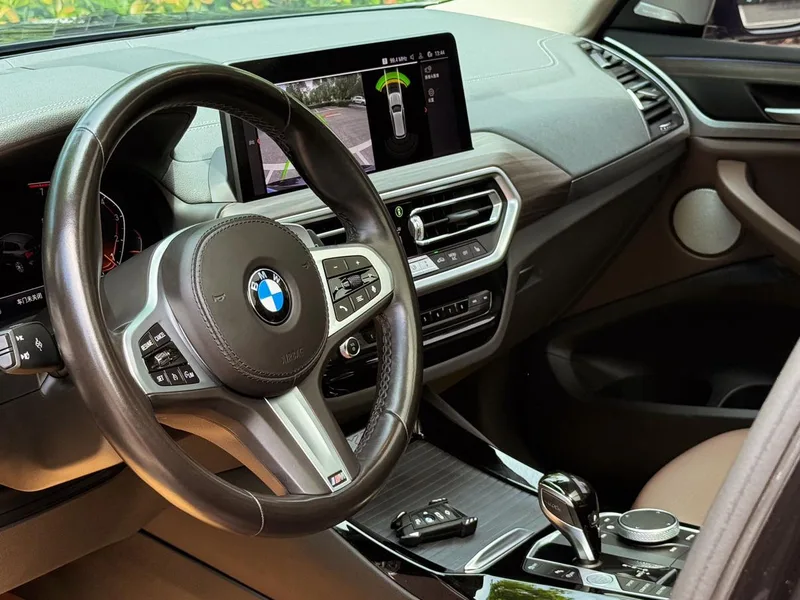 BMW X3 2022 xDrive30i Лидирующий M Ночной костюм интерьер фото 14