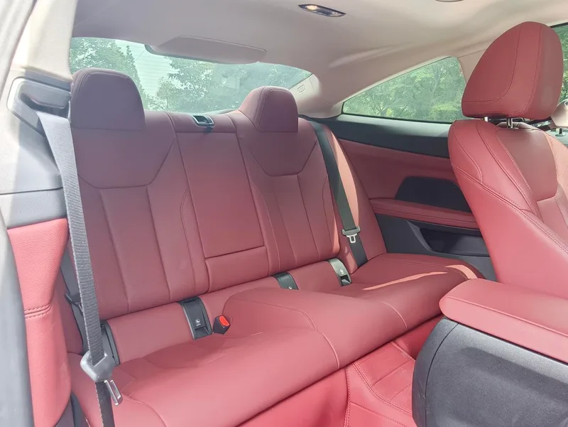 BMW 4 Series 2024 425i M Спортивный костюм интерьер фото 10 BMW 4 Series 2024 425i M Спортивный костюм интерьер фото 10