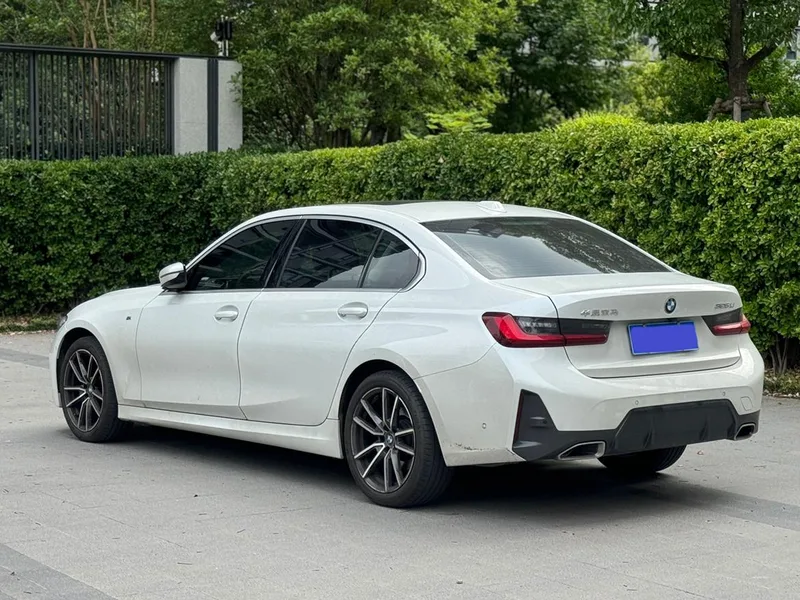 BMW 3 Series 2023 325Li M Ensemble de sport extérieur photo 4 BMW 3 Series 2023 325Li M Ensemble de sport extérieur photo 4