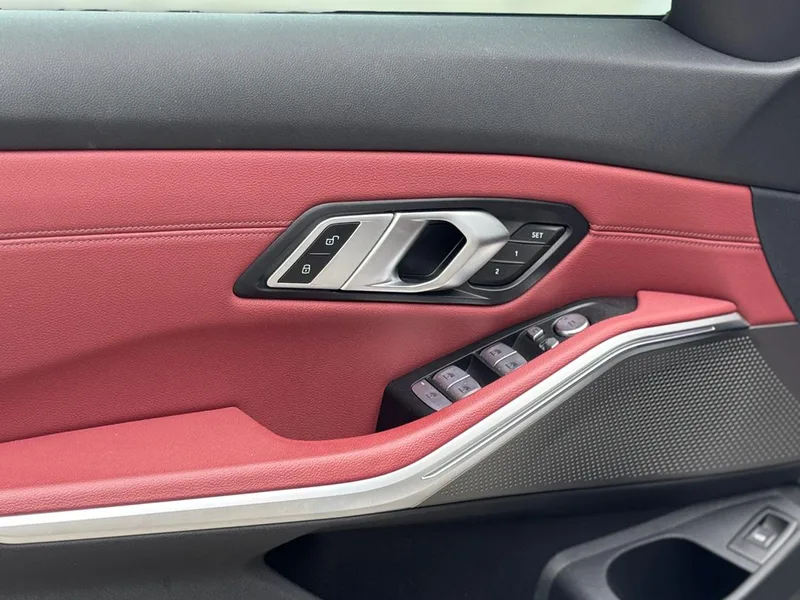 BMW 3 Series 2023 325Li M Ensemble de sport intérieur photo 9 BMW 3 Series 2023 325Li M Ensemble de sport intérieur photo 9