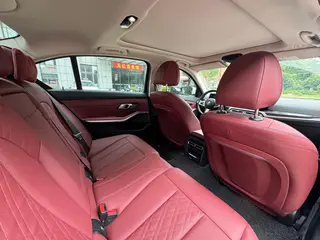 BMW 3 Series 2023 325Li M Ensemble de sport intérieur photo 13 BMW 3 Series 2023 325Li M Ensemble de sport intérieur photo 13